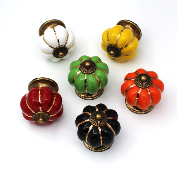 כפתור פורצלן פרח מעוטר