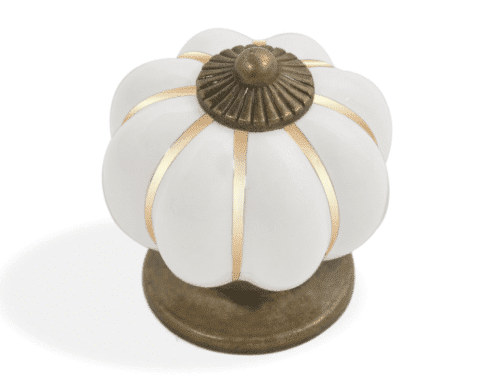 כפתור פרח דגם 8628 פליז עתיק+לבן